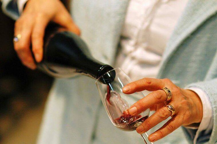 Degustazione di vino rosso